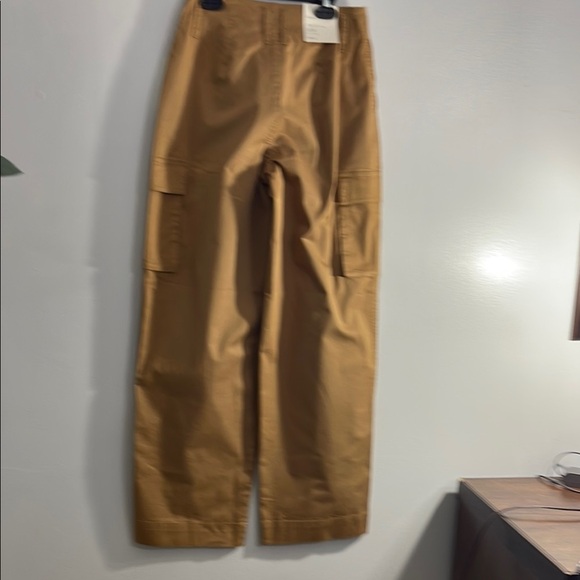 Cargo Pants Tan Women Size 2 Belt Loops Zipper Front Closure 4 Pockets - Picture 3 of 7